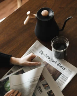 Fellow Stagg EKG 0.9L Kettle - Black And Maple -Coffee Machine 3T0B7313