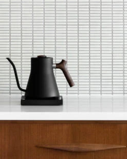 Fellow Stagg EKG 0.9L Kettle - Black And Walnut 8 Fellow Stagg EKG 0.9L Kettle - Black And Walnut -Coffee Machine 3T0B7412 2