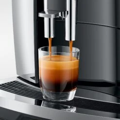 JURA E8 Espresso Machine - Chrome (NAA) -Coffee Machine E8 Chrome NAA espresso closeup square