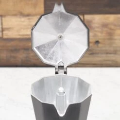 E&B Lab Classic Moka Pot - 6-Cup -Coffee Machine IMG 4024