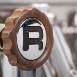 Rocket Espresso R Cinquantotto Espresso Machine - Walnut Accents -Coffee Machine IMG 4479