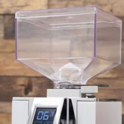 Eureka Mignon Magnifico Coffee Grinder In Polished Natural Silver 26 Eureka Mignon Magnifico Coffee Grinder In Polished Natural Silver -Coffee Machine IMG 6068 1