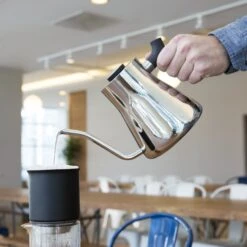 Fellow Stagg 1L Pour-Over Kettle - Polished Steel -Coffee Machine TG7A6179